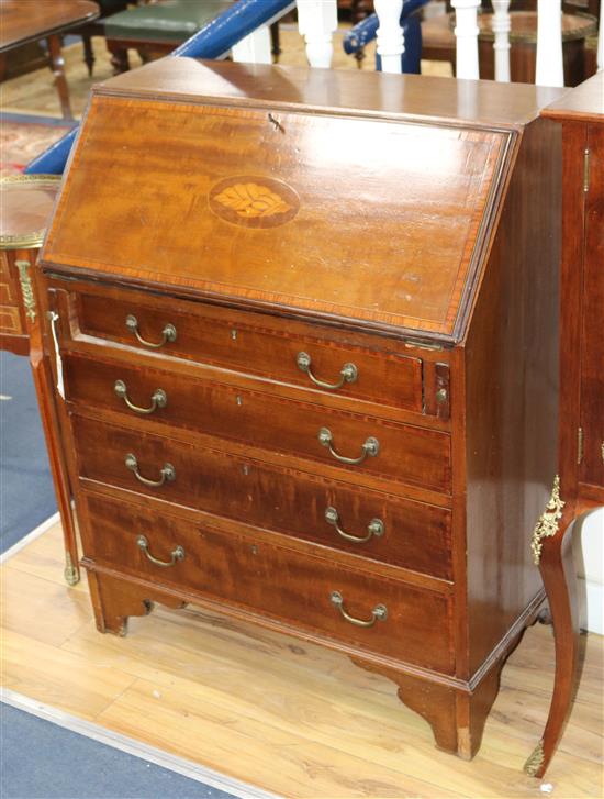 A small Edwardian bureau W.77cm